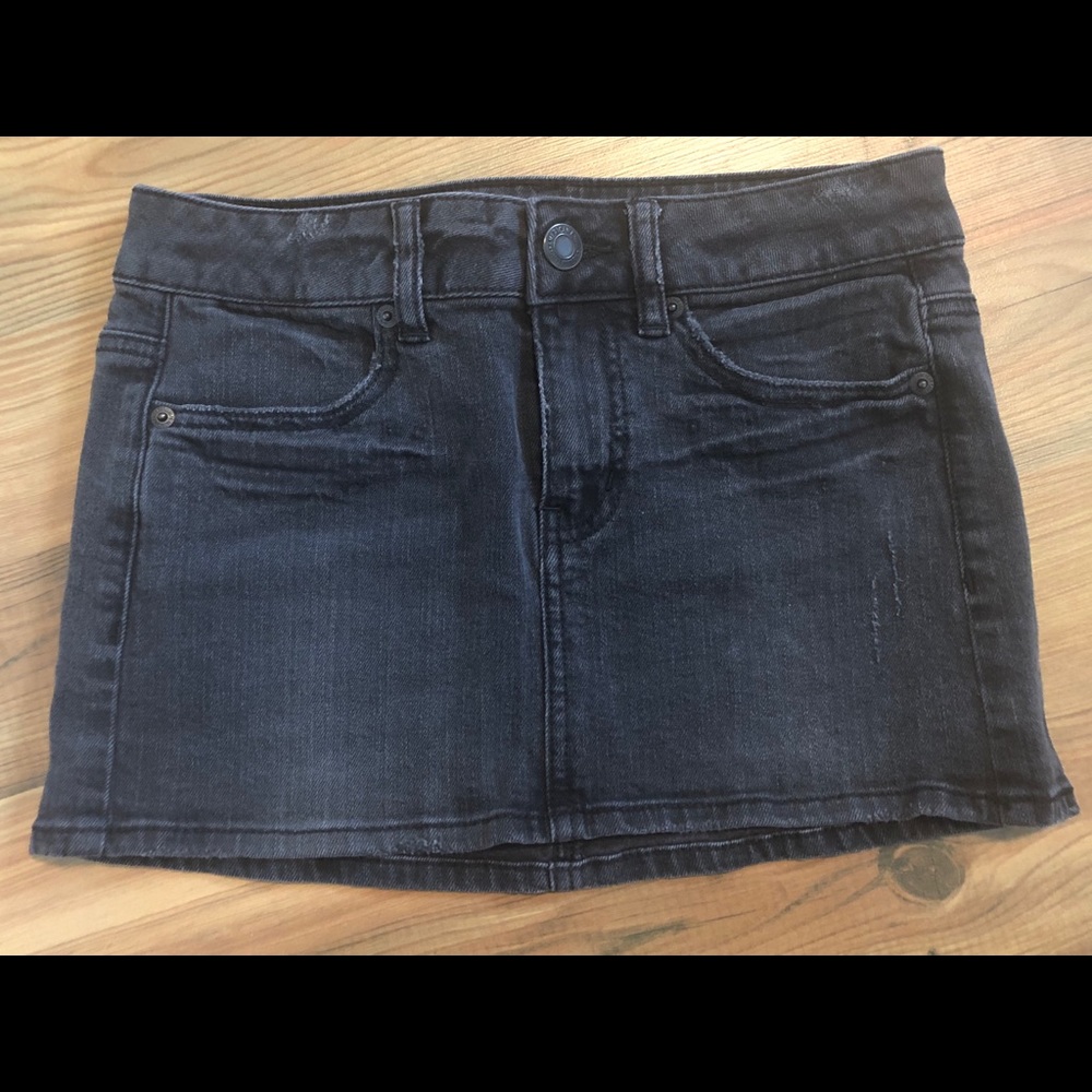 Black Denim Skirt Size 00/ fits like 0